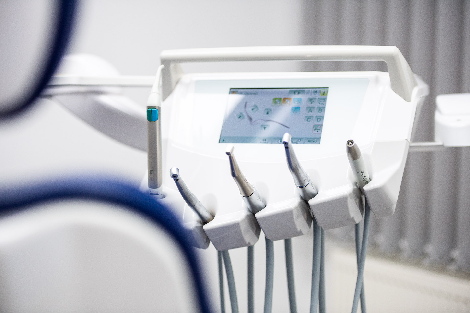 Detailfoto vom Behandlungsstuhl der Zahnarztpraxis in Mauth