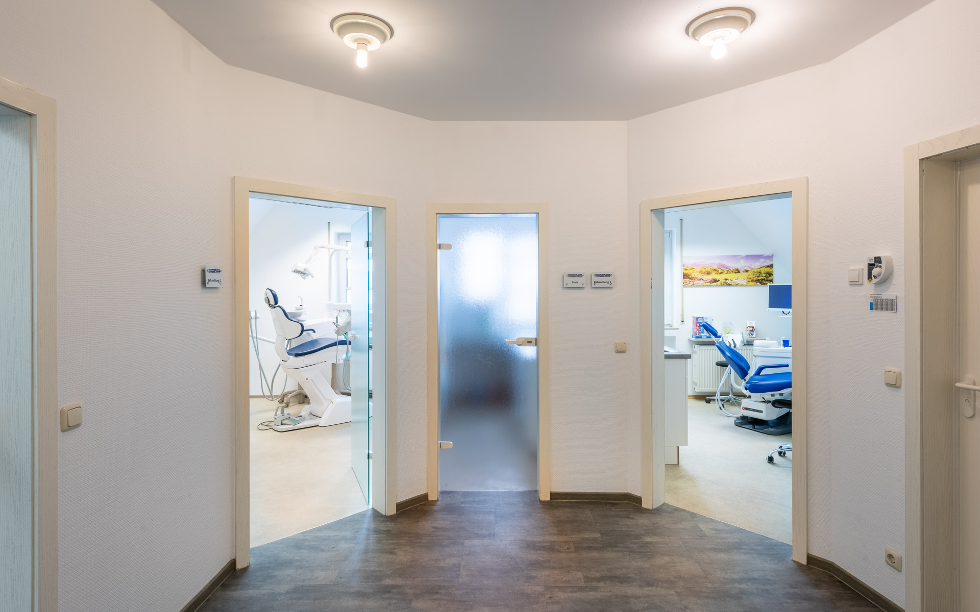 Gang der Zahnarztpraxis Hengersberg