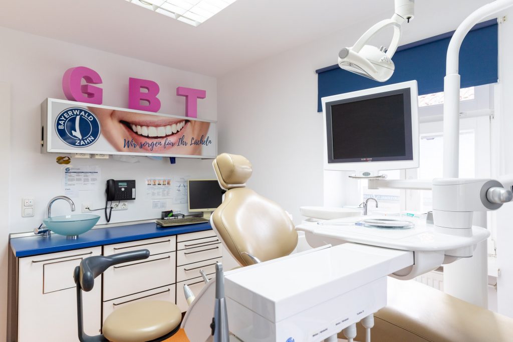 Behandlungsstuhl in der Zahnarztpraxis Schönberg